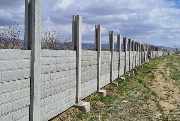 پایه دیوار پیش ساخته بتنی