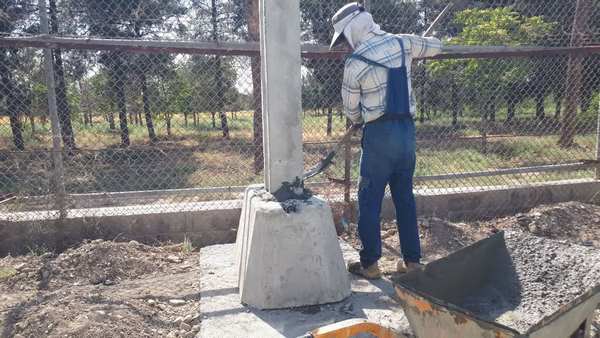 پایه دیوار پیش ساخته بتنی