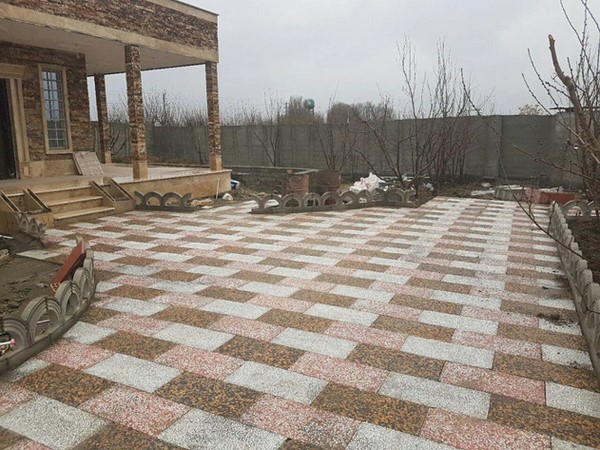 موزاییک بتنی حیاط