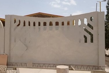 دیوار پیش ساخته بتنی طرح آجری با نرده بتنی تک رو نما