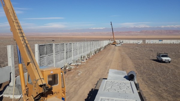 دیوار پیش‌ساخته بتنی محوطه