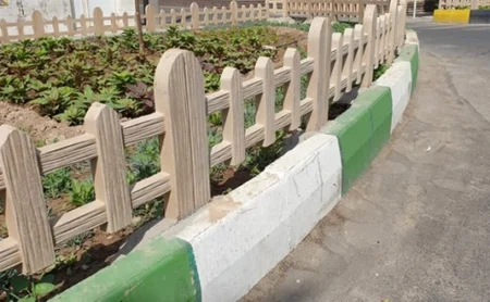 نرده سیمانی دور باغچه