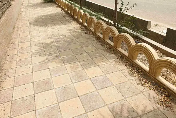 نرده بتنی دور باغچه